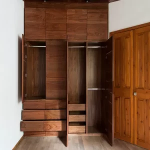 Roperos de madera: elegancia y funcionalidad para tu hogar